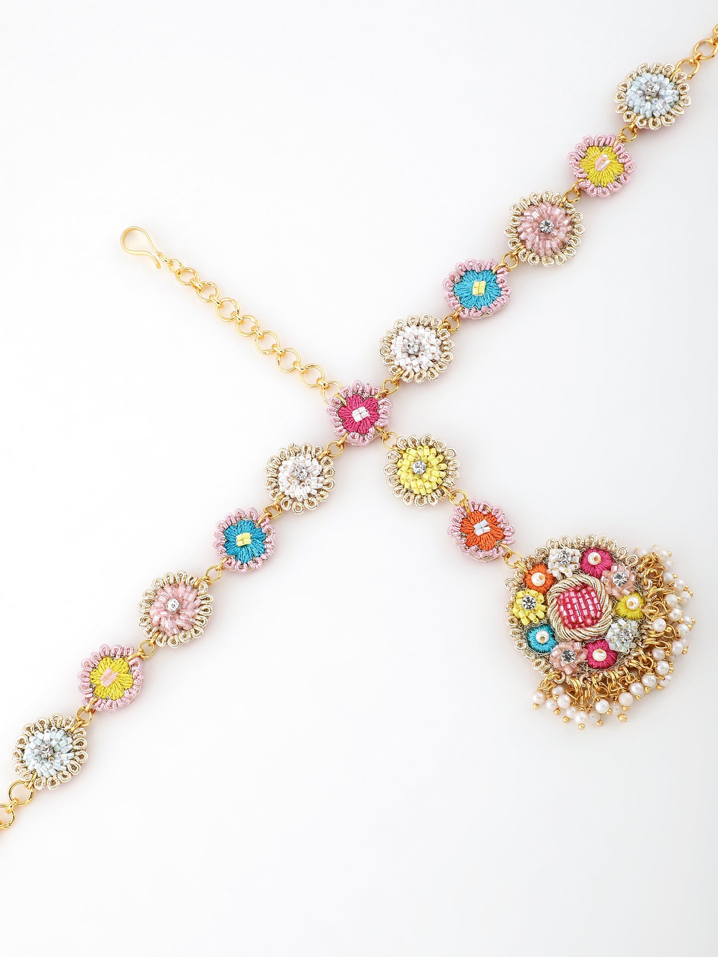 Zunaira (Earrings & Mathapatti Set)