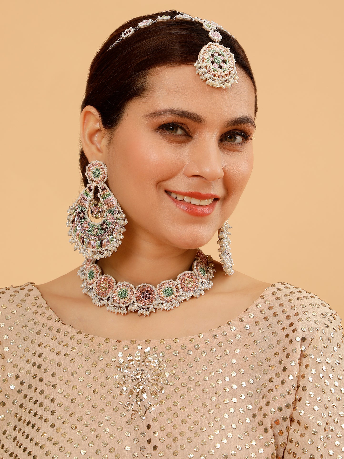 Inaya Set (Earrings, Mathapatti & Sleek Necklace Set)
