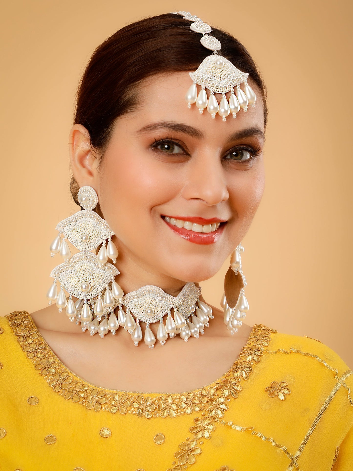 Keya (Earrings, Mangtikka, Choker & Pair Of Hathphool Set)