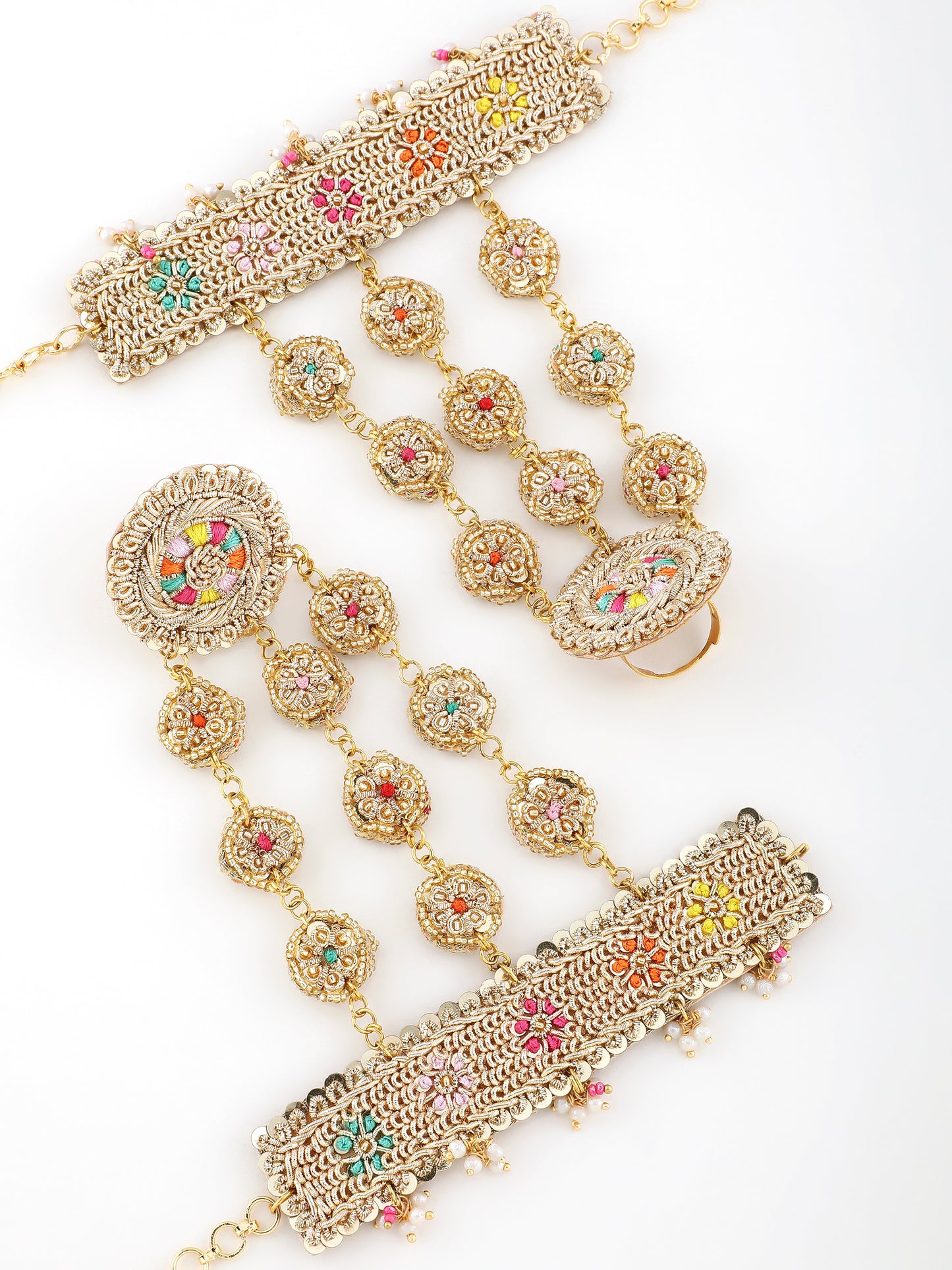 Mini Rang (Earrings, Mathapatti, Sleek Necklace & Pair Of Hathphool Set)
