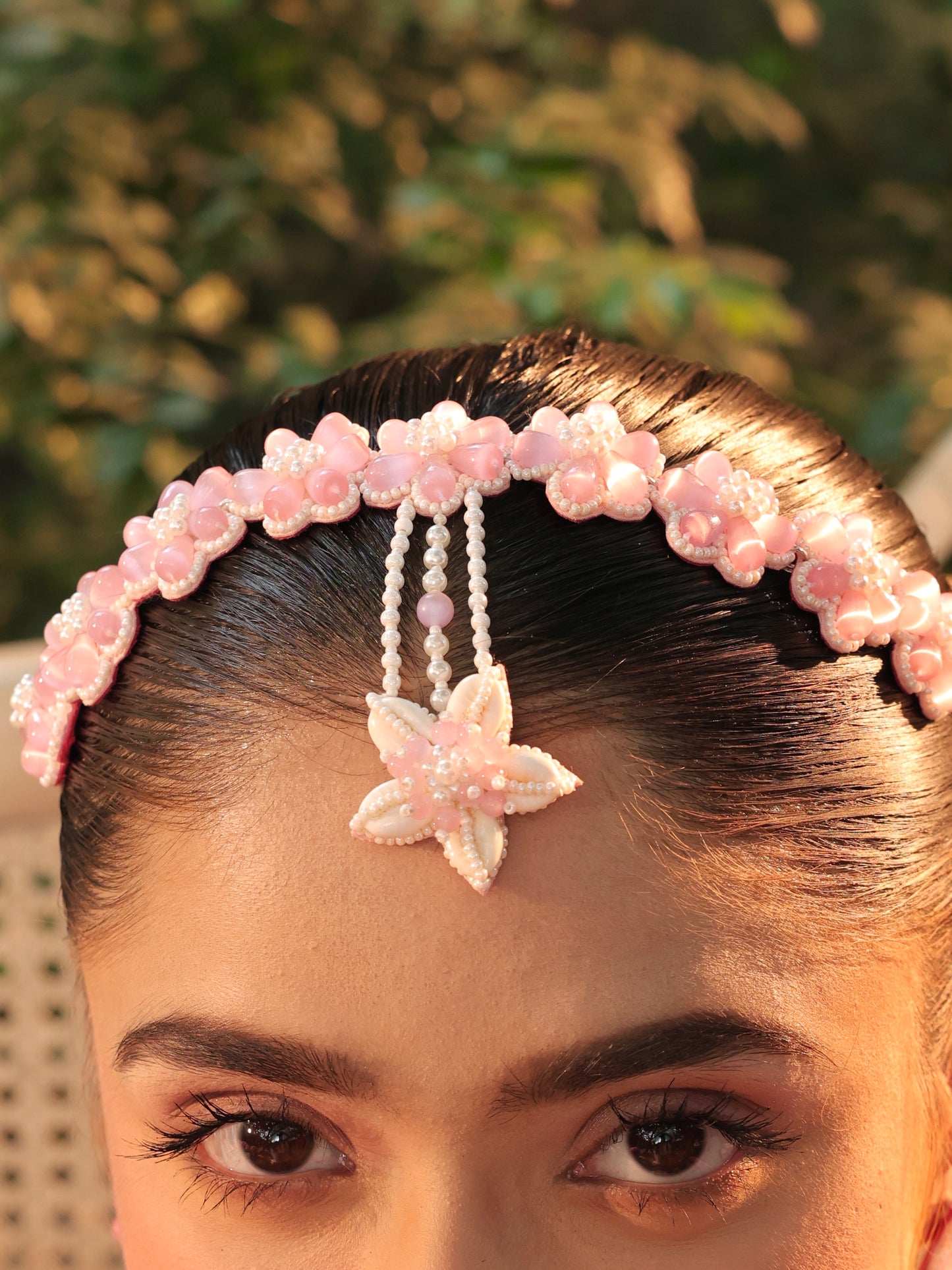 Rose Cowrie (Jhumki & Mathapatti Set)