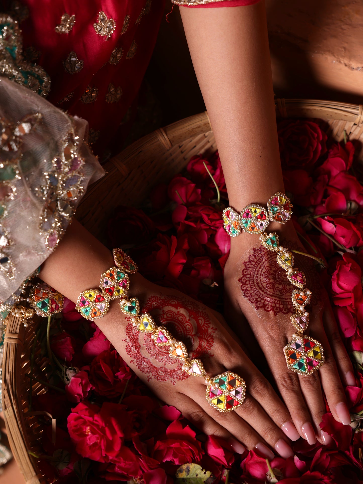 Gulaal (Earrings, Mathapatti & Pair of Hathphool Set)