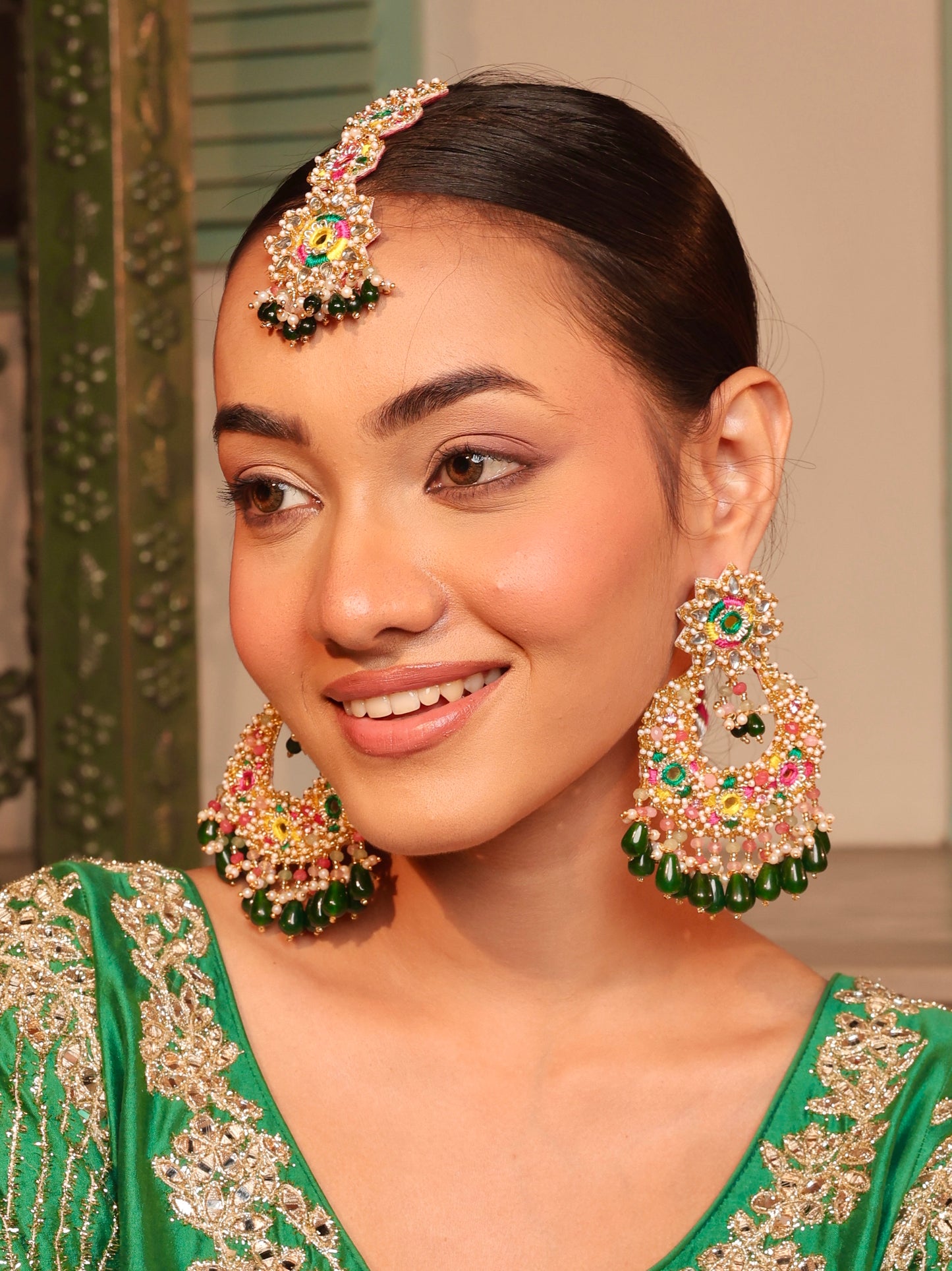 Jugni (Earrings & Mangtikka Set)