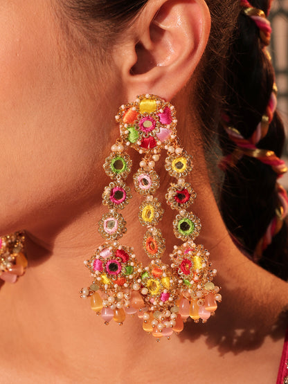 Bahaar (Earrings with Earchains, Mathapatti, Sleek Necklace & Pair of Hathphool Set)