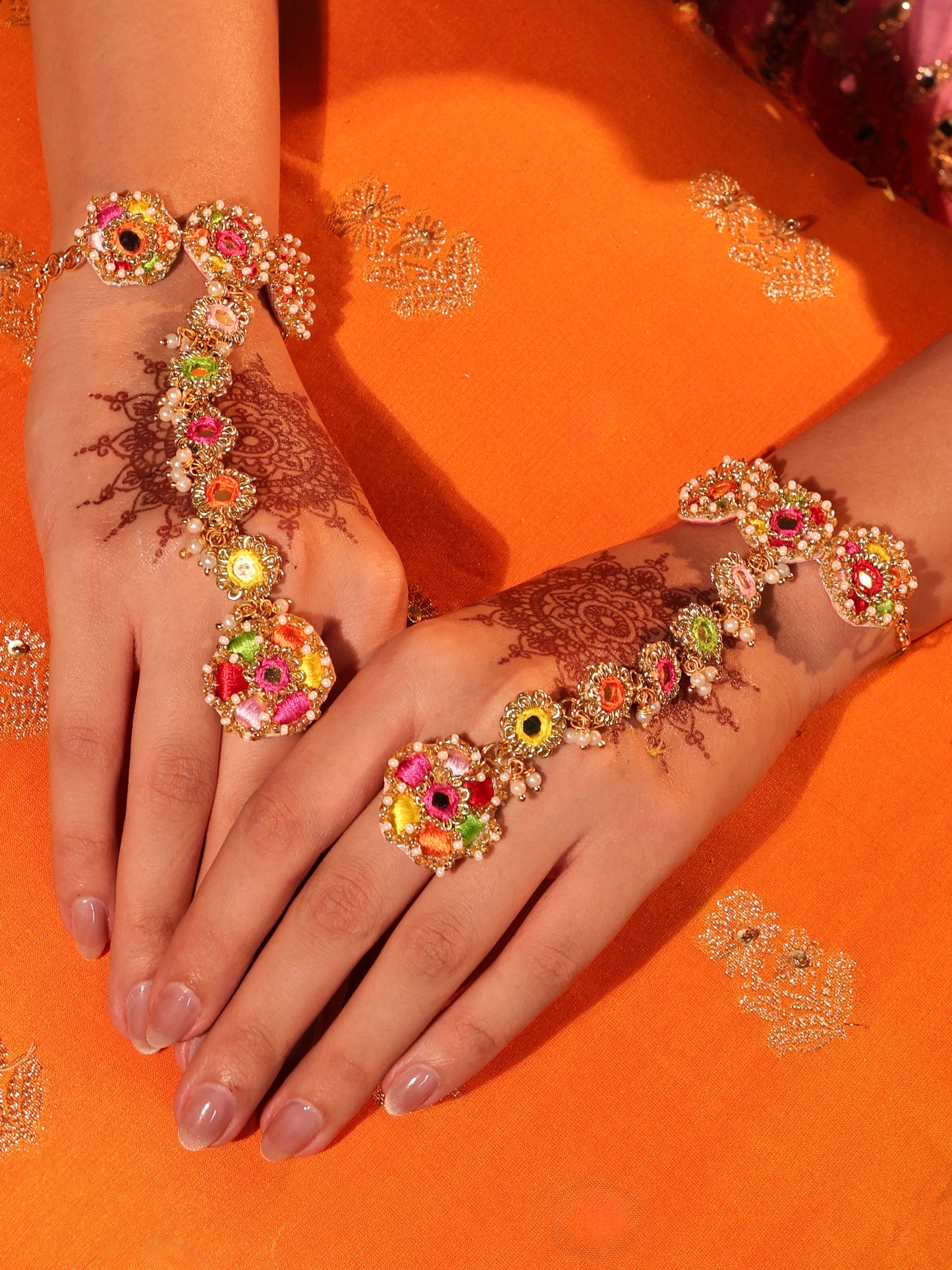 Bahaar (Earrings with Earchains, Mathapatti, Sleek Necklace & Pair of Hathphool Set)