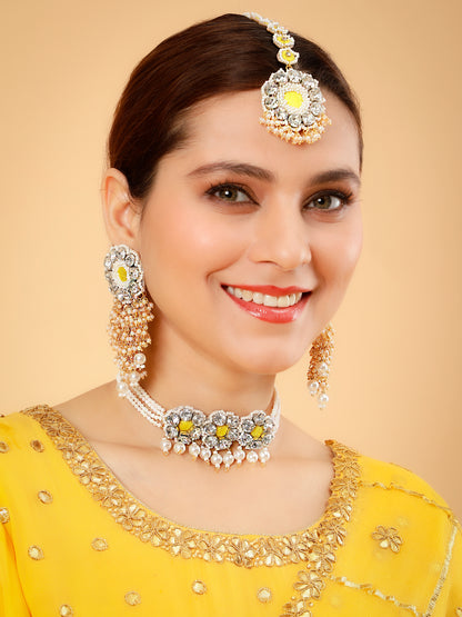 Falguni Yellow (Choker, Earrings & Mangtikka)