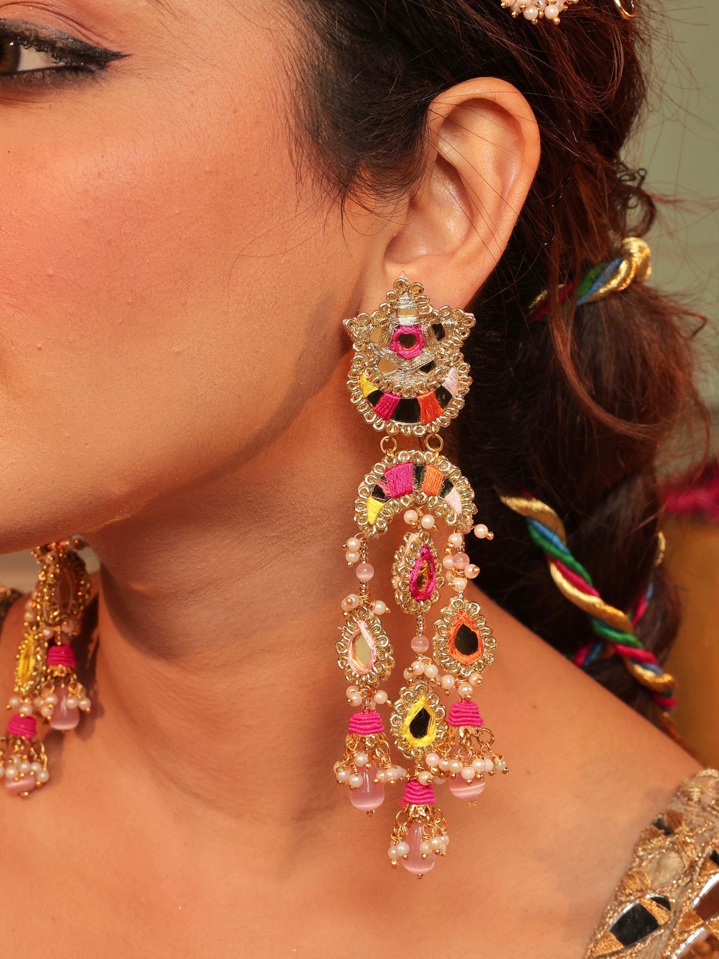 Gul Sitara Multi (Earrings & Mathapatti Set)