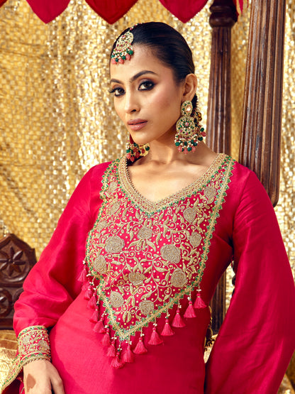 Gulnaar Earrings with Earchains, Mangtikka & Ring