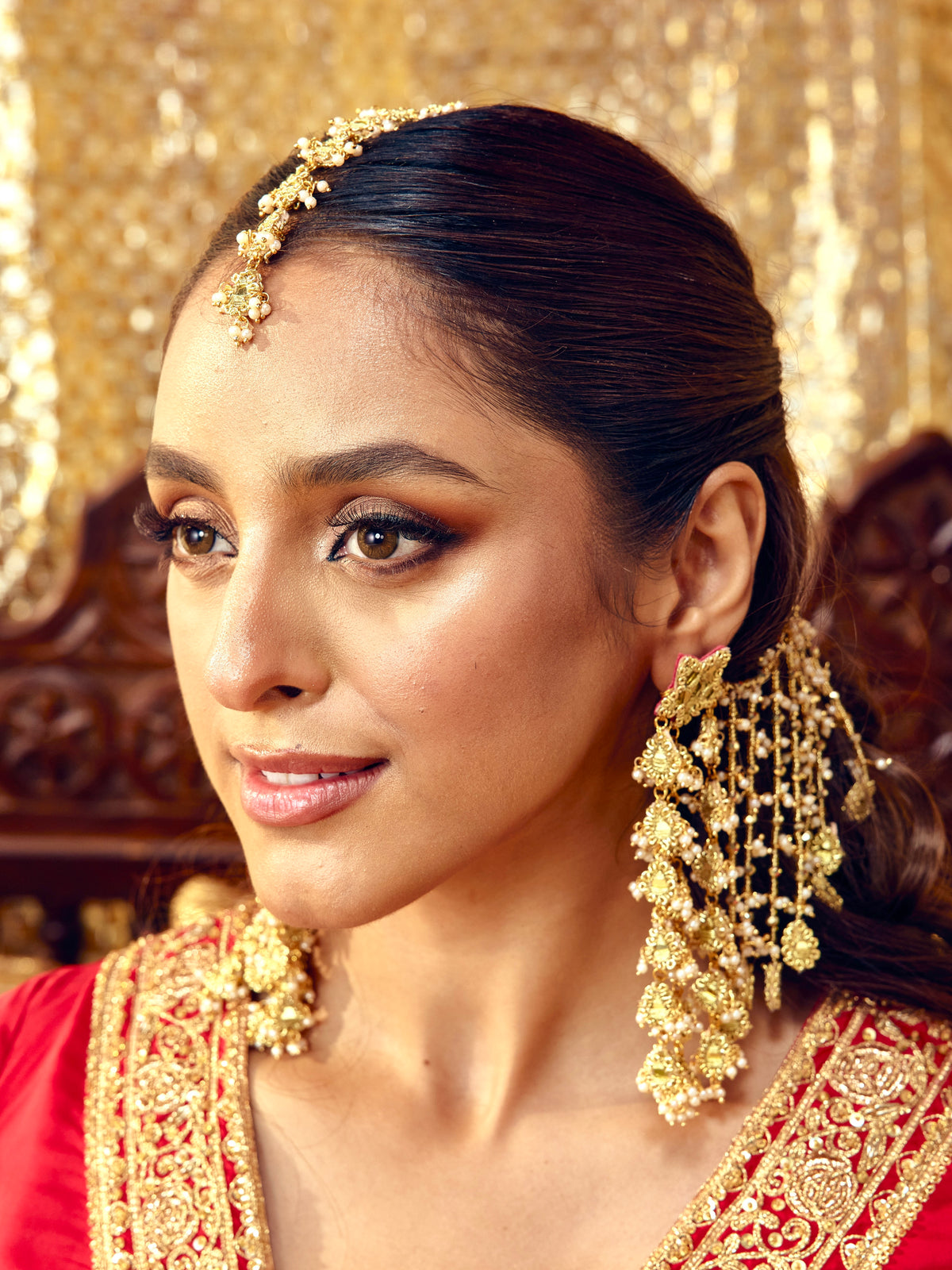 Jhilmil Earrings with Earchains & Mangtikka - Gold