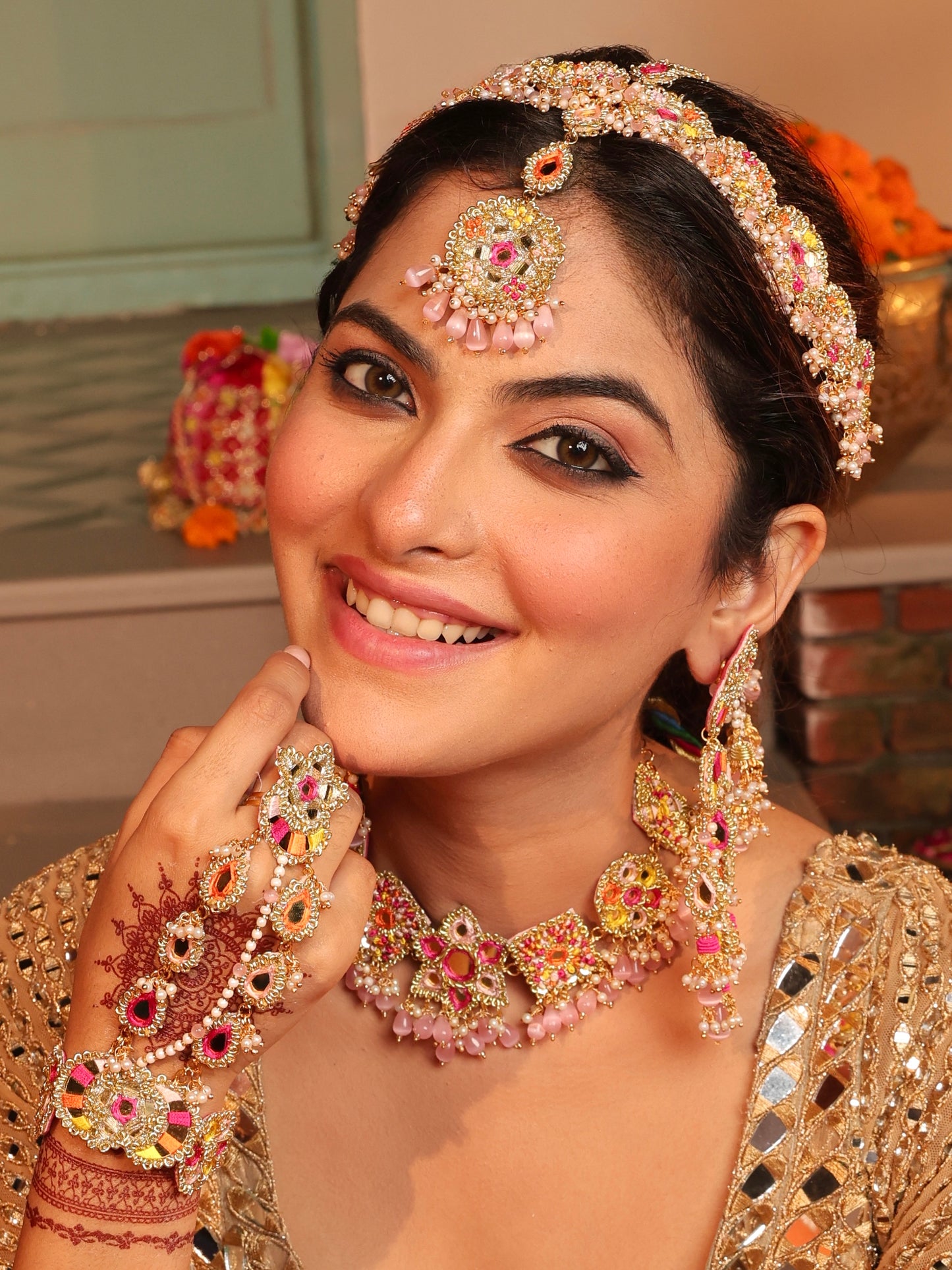 Gul Sitara Multi (Earrings with Earchains, Mathapatti, Choker & Pair of Hathphool Set)