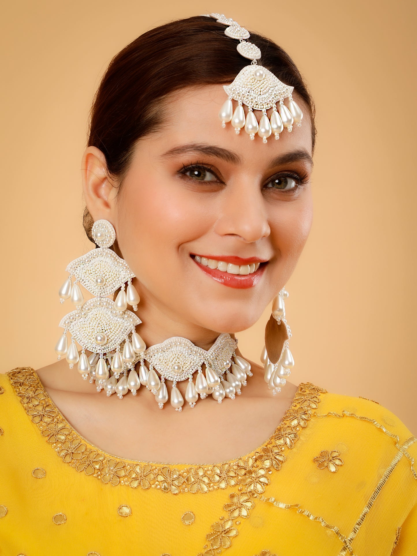 Keya (Earrings, Mangtikka & Choker)