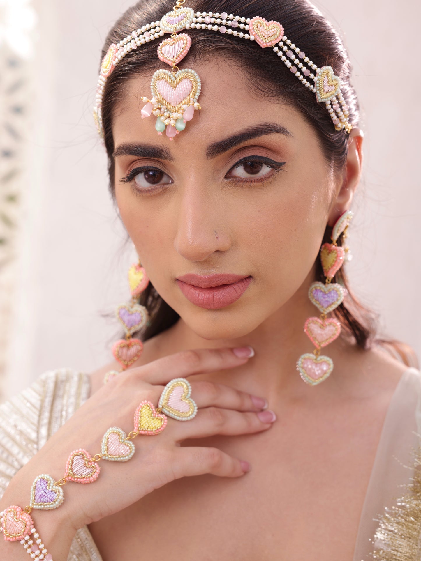 Love Bug (Earrings, Mathapatti & Pair of Haathphool Set)