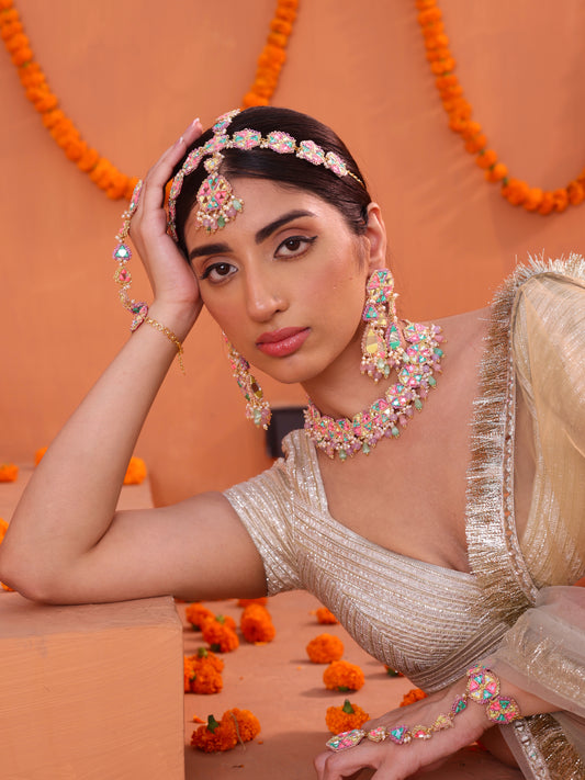 Masakali (Earrings, Mathapatti, Sleek Necklace & Pair of Hathphool)