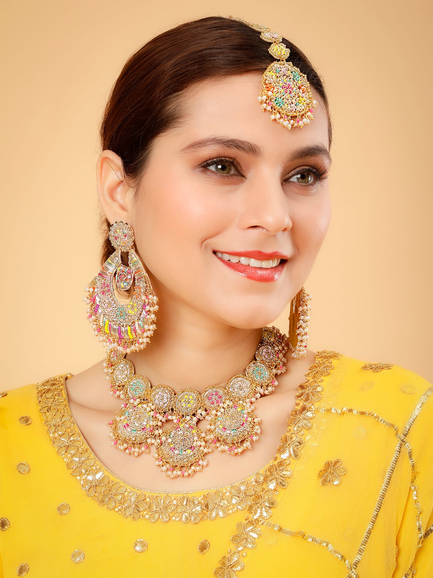 Mini Rang (Earrings, Mangtikka & Necklace)