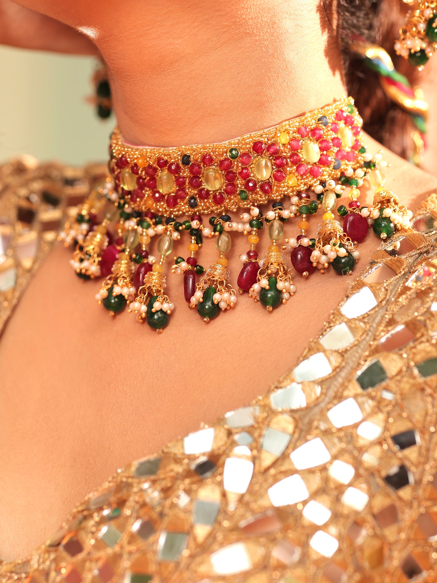 Noorani Choker