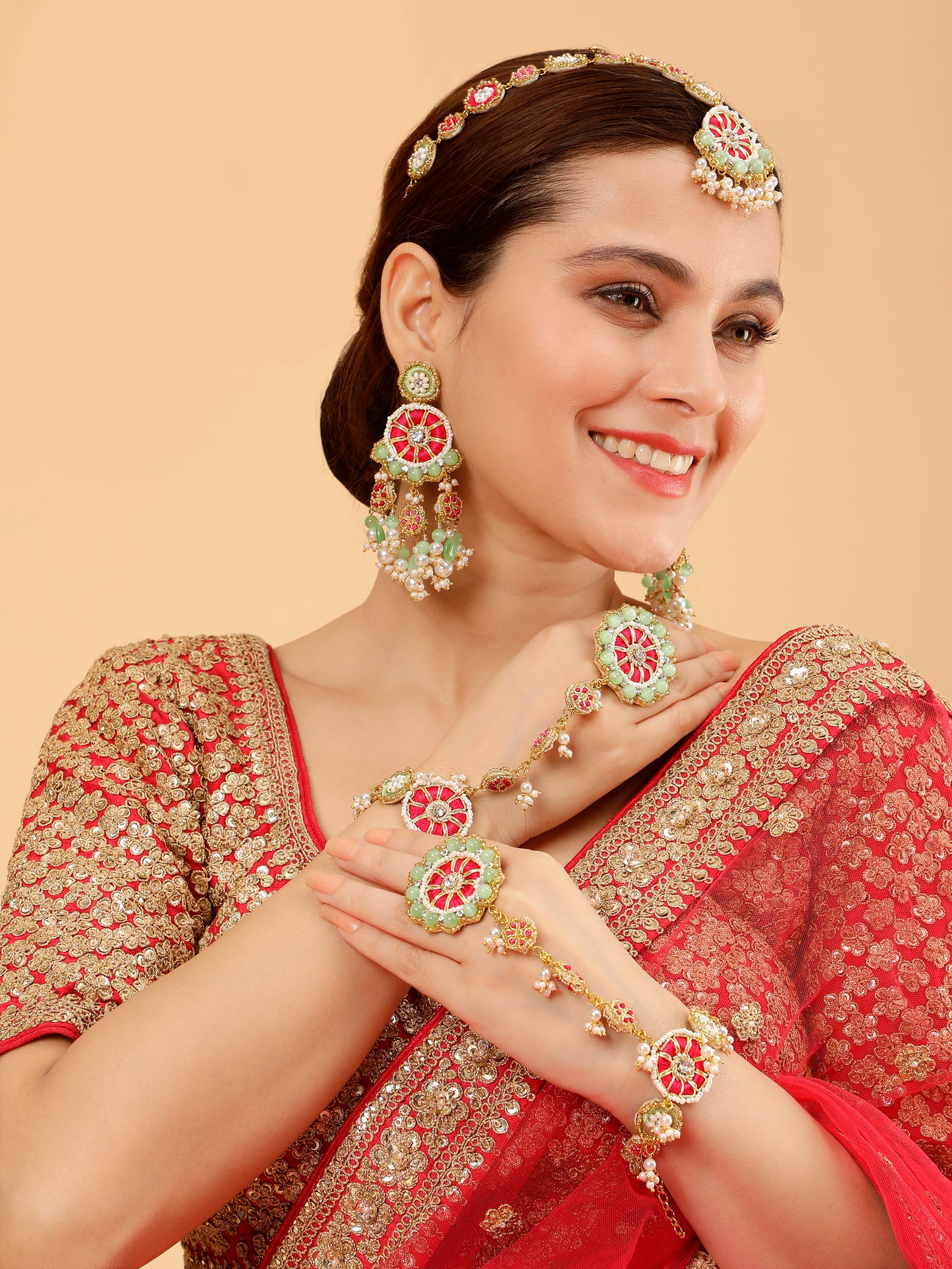 Saanjh (Earrings, Mathapatti & Pair Of Haathphool)