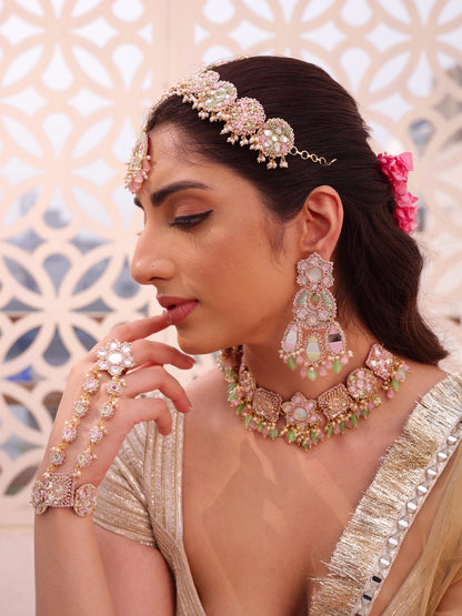 Sitara (Earrings, Mathapatti, Choker & Pair of Hathphool Set)