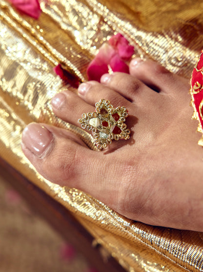 Jhilmil Toe Ring - Gold