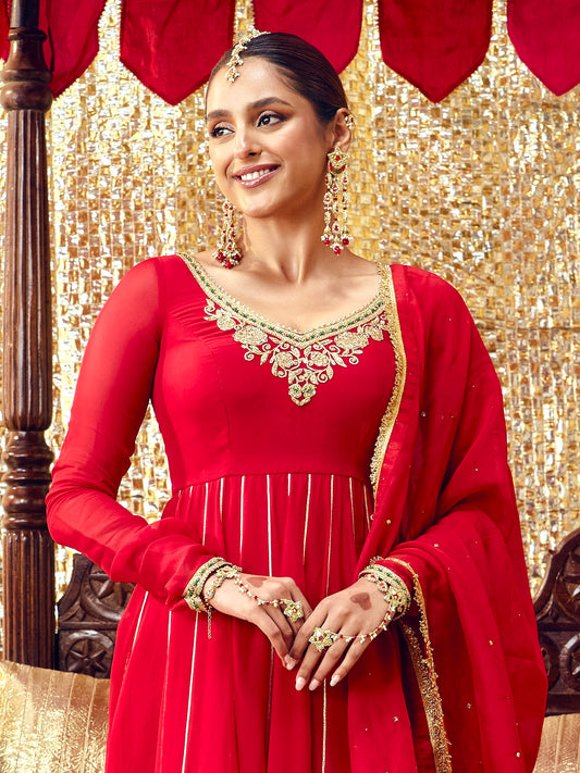Gul Sitara Red Earrings, Mangtikka & Pair of Hathphool