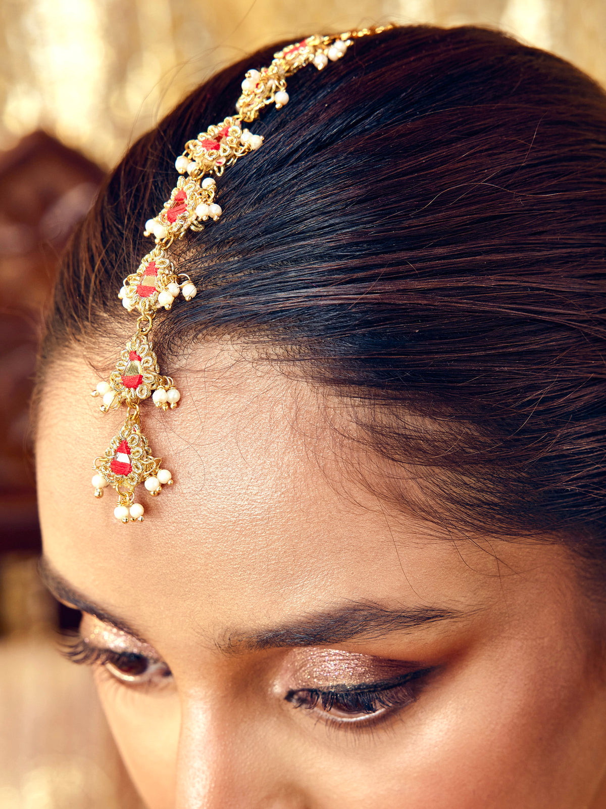 Gul Sitara Red Earrings & Mangtikka