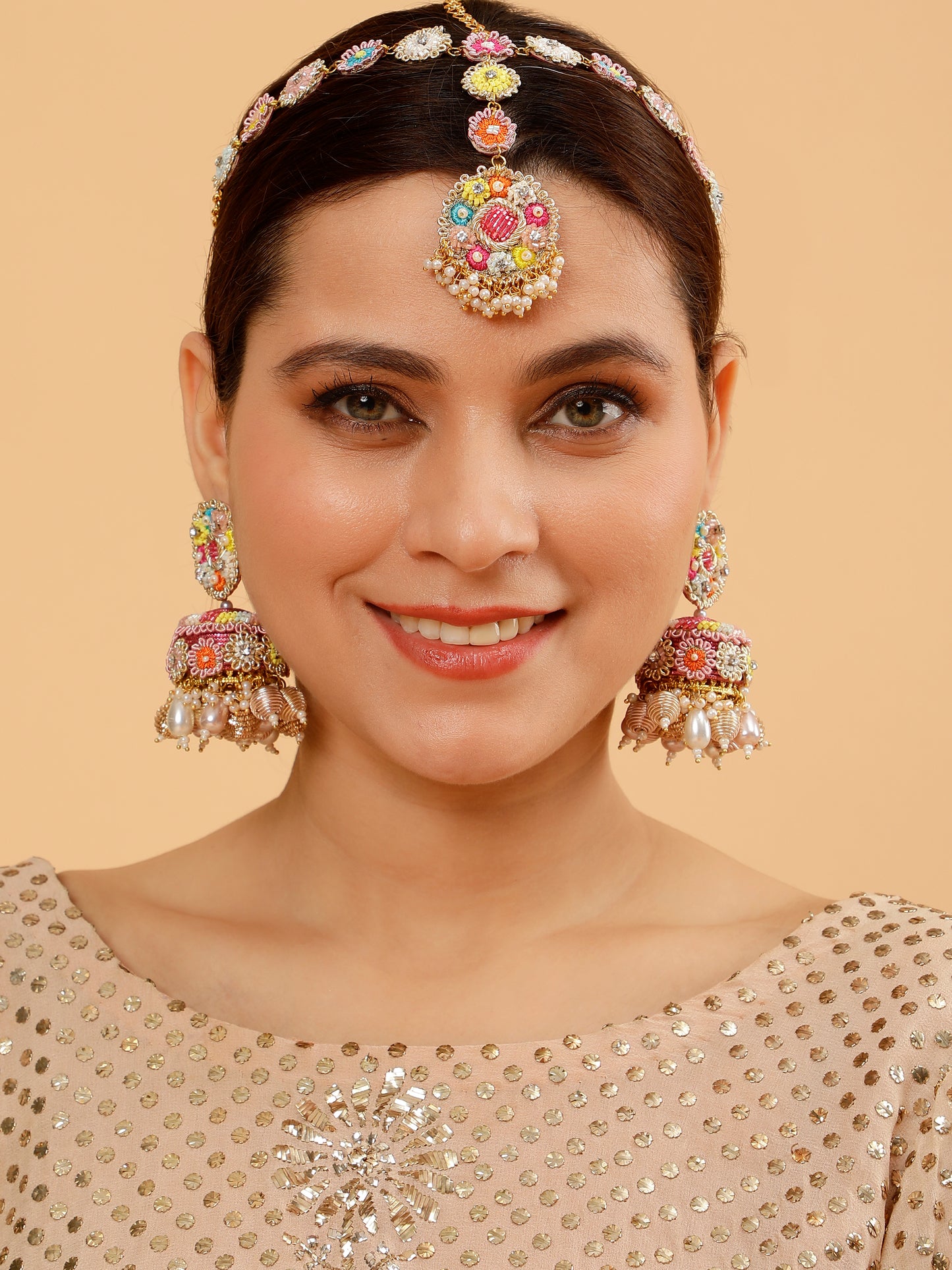 Zunaira (Earrings & Mathapatti)