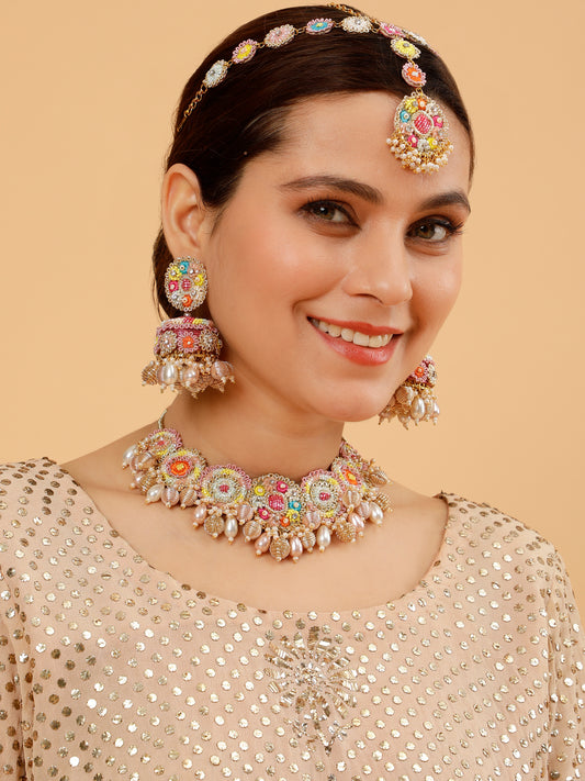 Zunaira (Earrings, Mathapatti & Necklace)