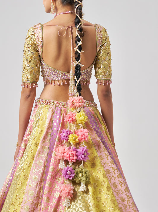 Rose Floral Parandi